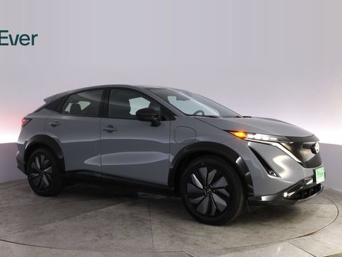 Used 2024 Nissan Ariya AWD image 14