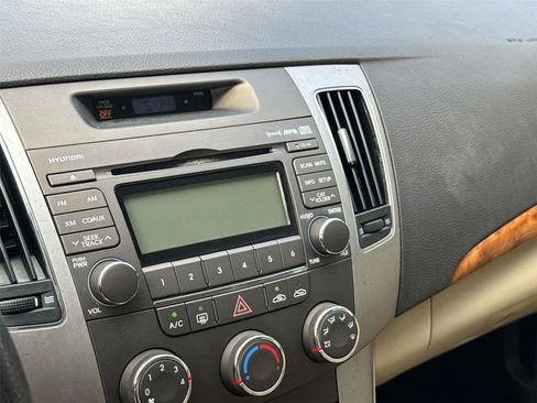 Used 2010 Hyundai Sonata GLS FWD image 23