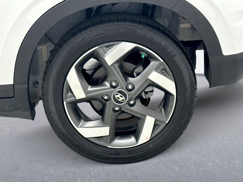 Used 2026 Hyundai Venue SEL FWD image 25