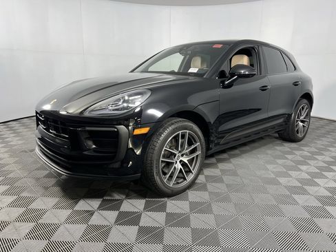 Used 2024 Porsche Macan w/ Premium Plus Package image 3