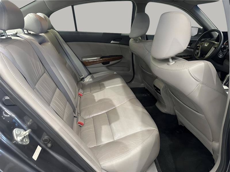 Used 2011 Honda Accord EX-L image 17