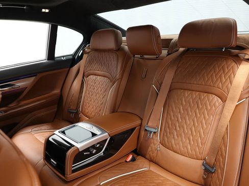 Used 2022 BMW M760i xDrive M760i xDrive Sedan 4D w/ Luxury Rear Seating Package image 57