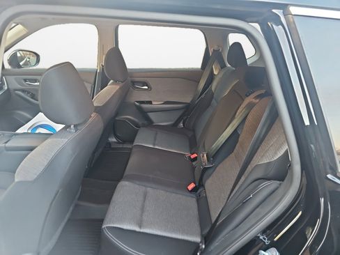 Used 2023 Nissan Rogue SV image 16