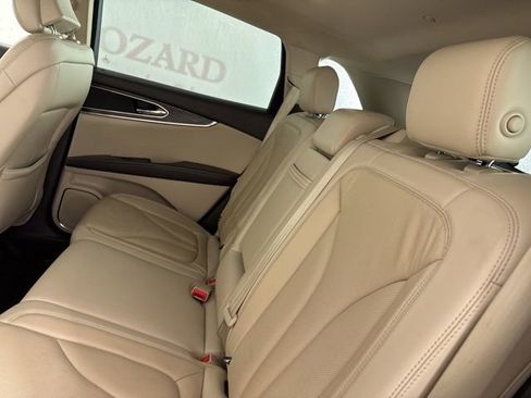 Used 2017 Lincoln MKX Reserve image 13