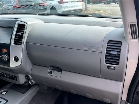 Used 2021 Nissan Frontier SV w/ Midnight Edition Floor Mats image 21