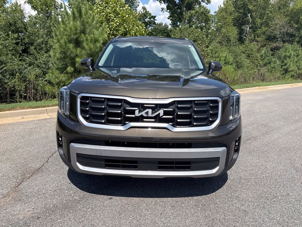 Used 2023 Kia Telluride S AWD/4WD image 2