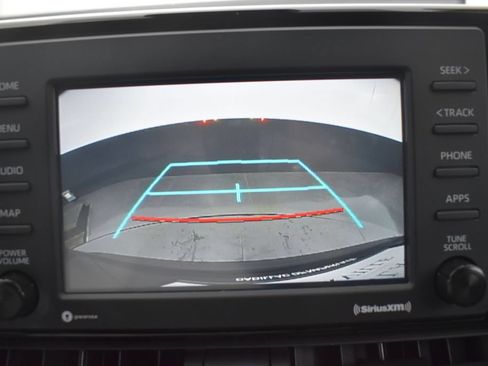 Used 2022 Toyota RAV4 LE AWD/4WD image 22