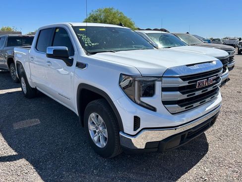 Used 2025 GMC Sierra 1500 SLE image 2