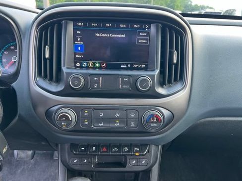 Used 2022 Chevrolet Colorado Z71 AWD/4WD image 17