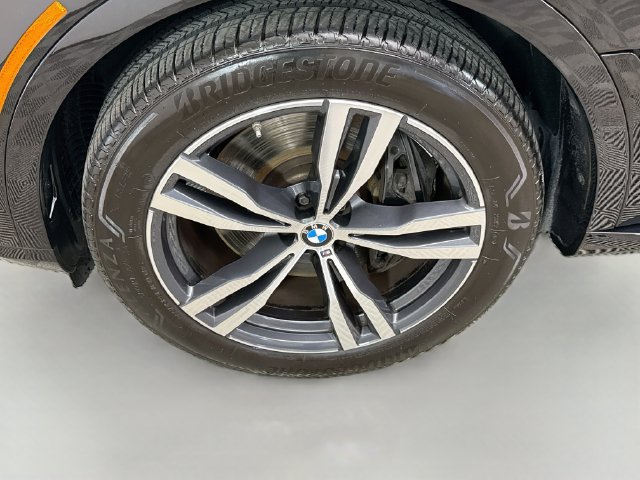 Used 2026 BMW X7 xDrive40i w/ M Sport Package AWD/4WD image 32