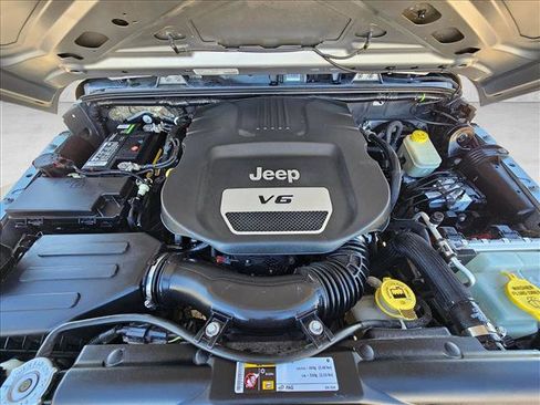 Used 2014 Jeep Wrangler Freedom Edition image 22