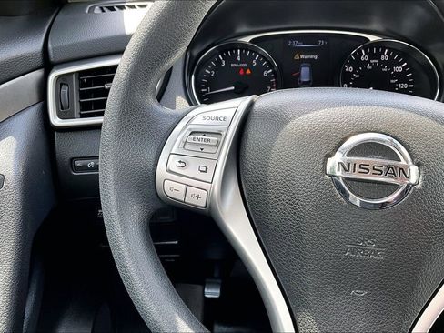 Used 2015 Nissan Rogue SV FWD image 12