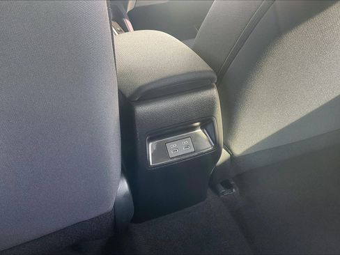 Used 2025 Toyota Corolla LE image 39