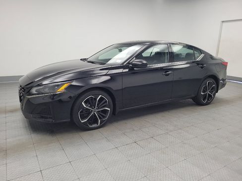 Used 2023 Nissan Altima 2.5 SR AWD/4WD image 2
