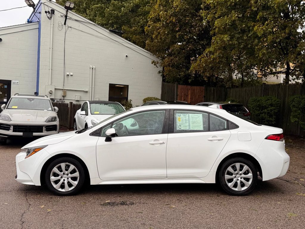 Used 2023 Toyota Corolla LE FWD image 3