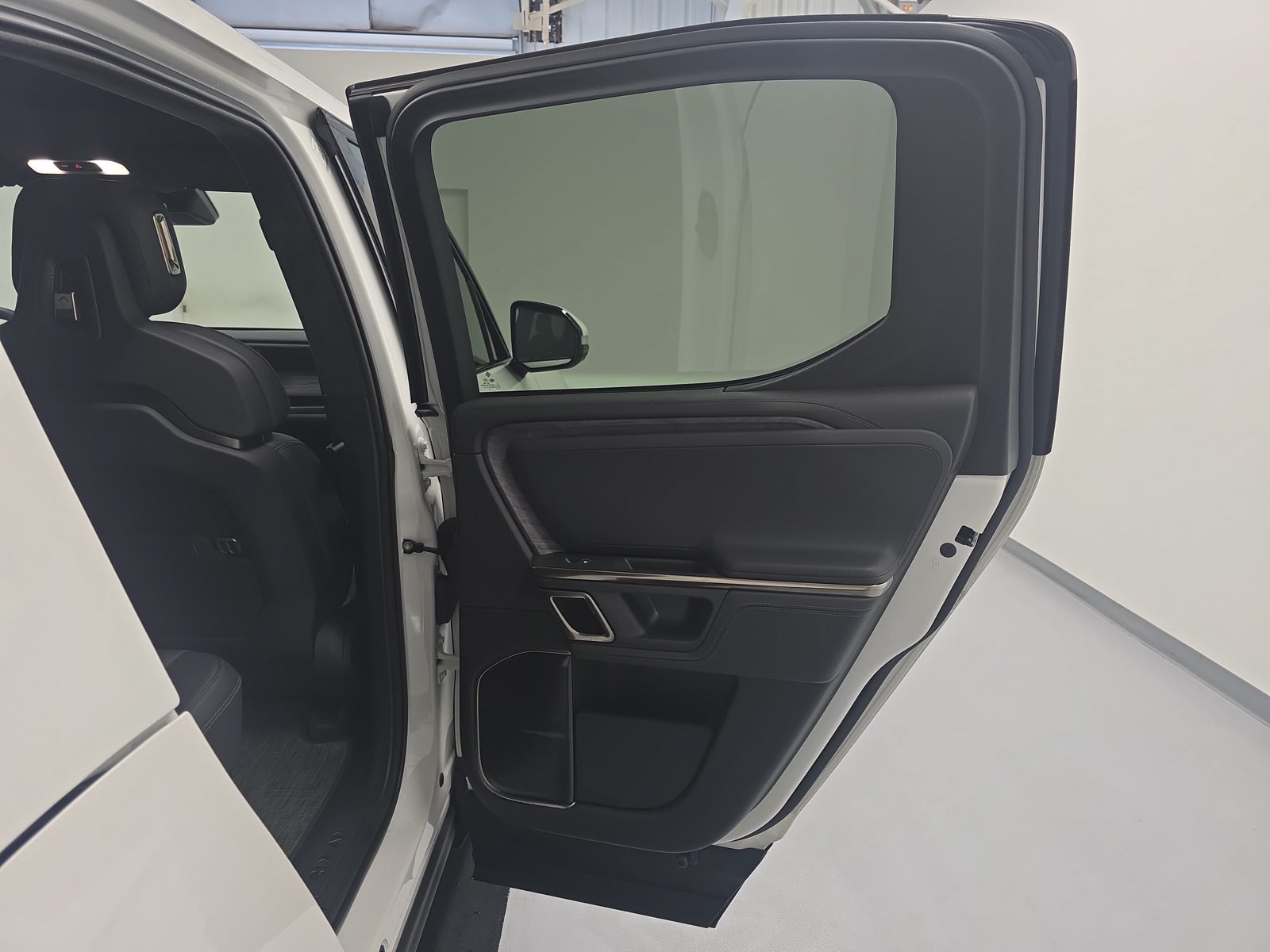 Used 2022 Rivian R1T Adventure AWD/4WD image 19