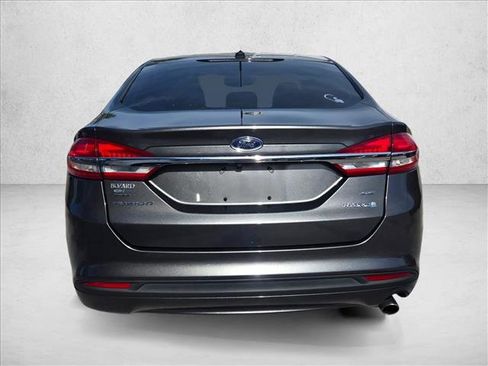 Used 2018 Ford Fusion SE image 6