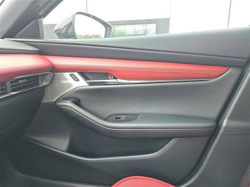 New 2026 MAZDA MAZDA3 Hatchback w/Premium Plus Pkg image 24