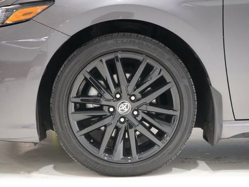 Used 2023 Toyota Camry SE image 11