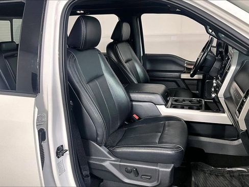 Used 2022 Ford F350 Lariat w/ Black Appearance Package image 7