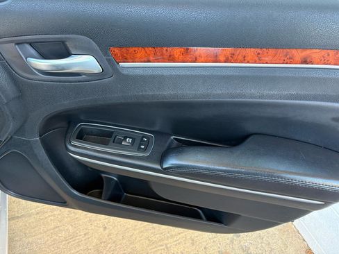 Used 2012 Chrysler 300 Limited RWD image 25
