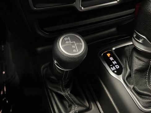 Used 2024 Jeep Wrangler Sport AWD/4WD image 30