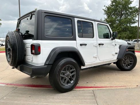 Used 2025 Jeep Wrangler Unlimited Sport AWD/4WD image 6