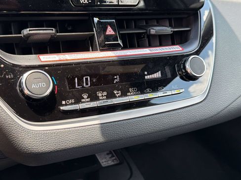 Used 2026 Toyota Corolla SE w/ SE Package FWD image 26