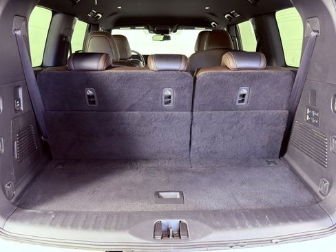 Used 2025 Nissan Armada SL w/ Captain's Chari Seat Package AWD/4WD image 14