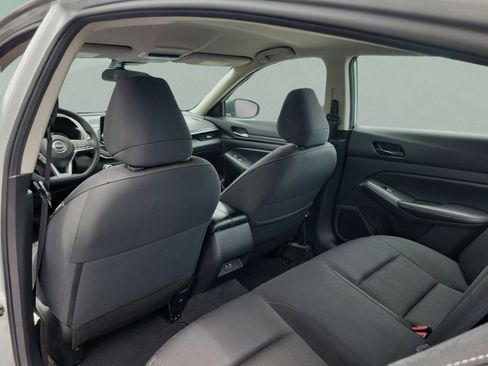 Used 2024 Nissan Altima 2.5 SV FWD image 12