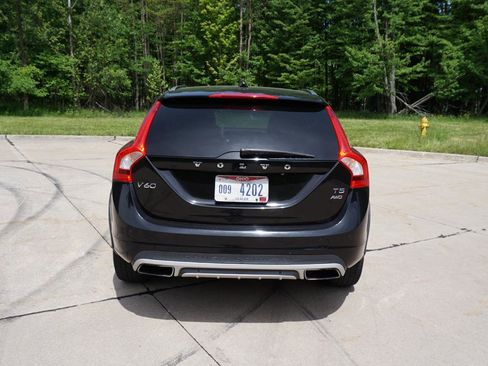 Used 2016 Volvo V60 T5 Cross Country AWD/4WD image 4