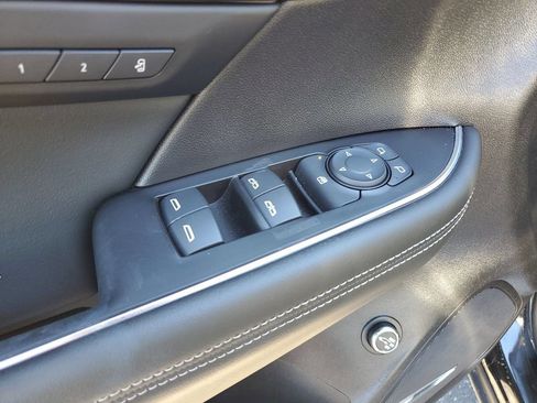 Used 2023 Buick Envision Avenir AWD/4WD image 13