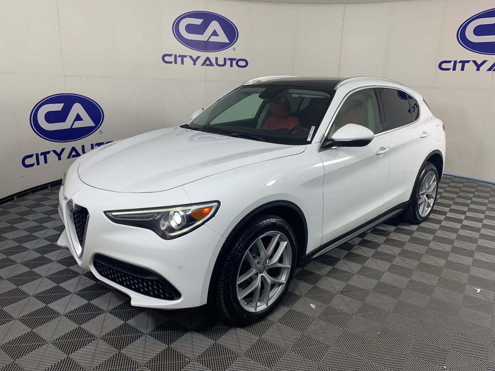 Used 2019 Alfa Romeo Stelvio Ti AWD/4WD image 7