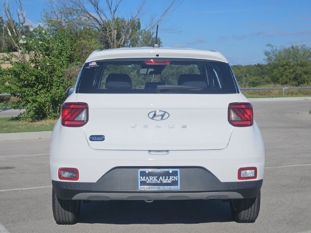 Used 2026 Hyundai Venue SE FWD image 6