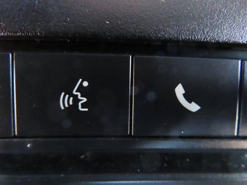 Used 2015 Jeep Wrangler Sport image 9