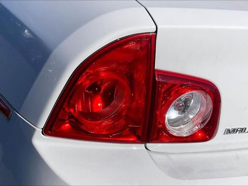 Used 2011 Chevrolet Malibu LS image 29