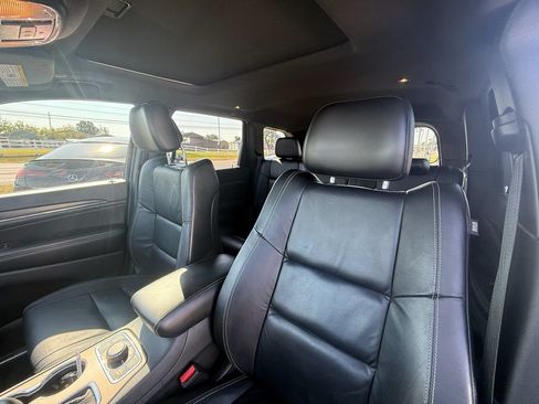 Used 2017 Jeep Grand Cherokee Limited AWD/4WD image 13