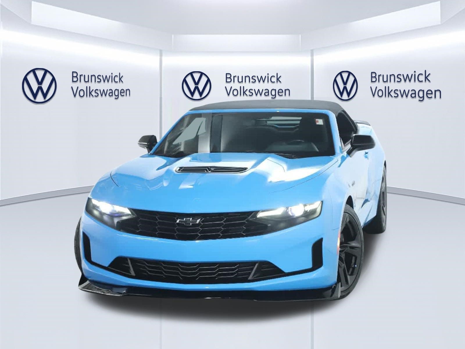 Used 2022 Chevrolet Camaro LT RWD image 3