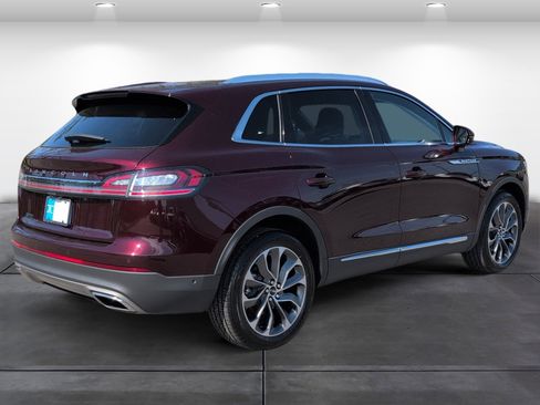 Used 2023 Lincoln Nautilus Reserve w/ Equipment Group 201A image 7