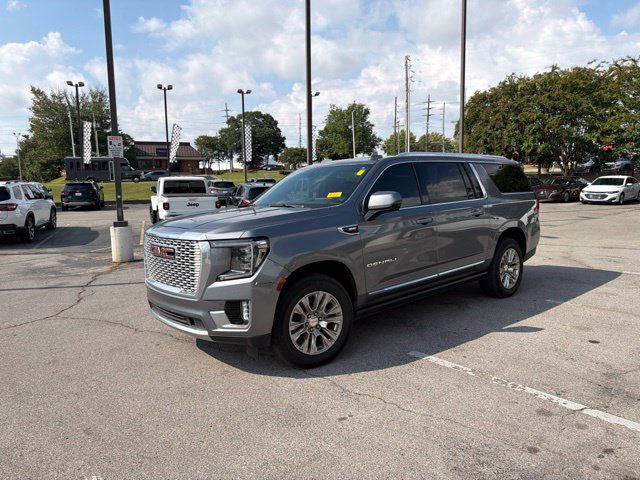 Used 2022 GMC Yukon XL Denali AWD/4WD image 7