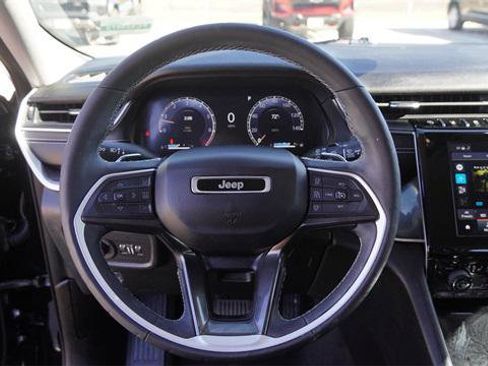 Certified 2023 Jeep Grand Cherokee Laredo w/ Luxury Tech Group I image 25