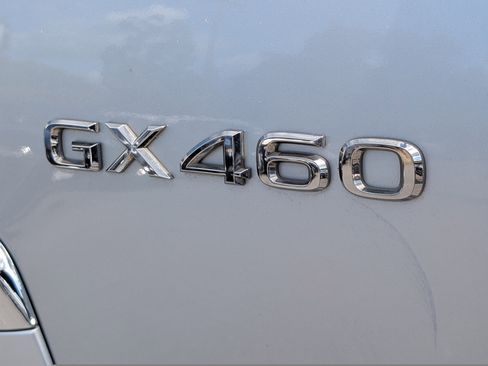 Used 2016 Lexus GX 460 w/ Premium Package image 9