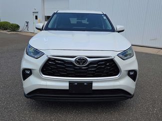 Used 2021 Toyota Highlander LE AWD/4WD video 2