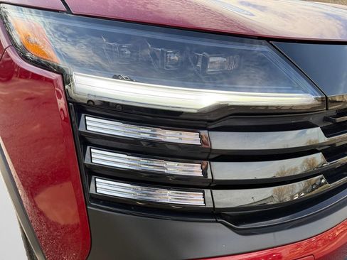 Certified 2025 Nissan Kicks SV image 22