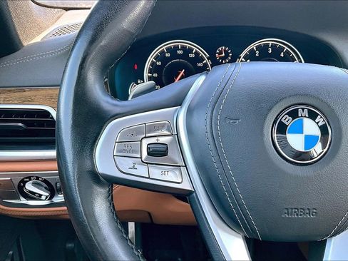 Used 2019 BMW 740i w/ M Sport Package image 11