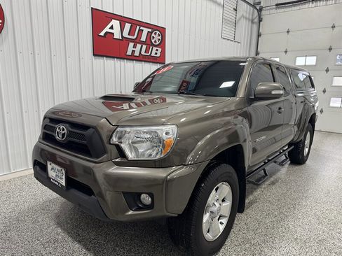 Used 2014 Toyota Tacoma 4x4 Access Cab V6 image 3