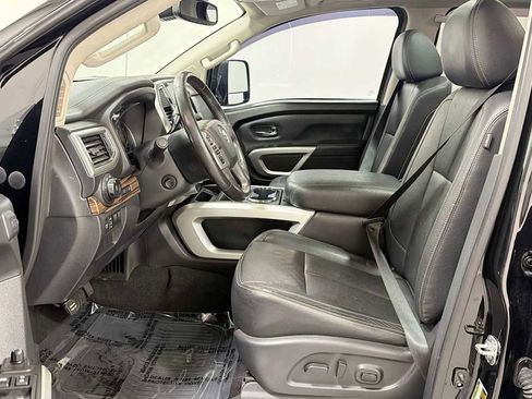 Used 2020 Nissan Titan SL w/ Moonroof Package AWD/4WD image 13