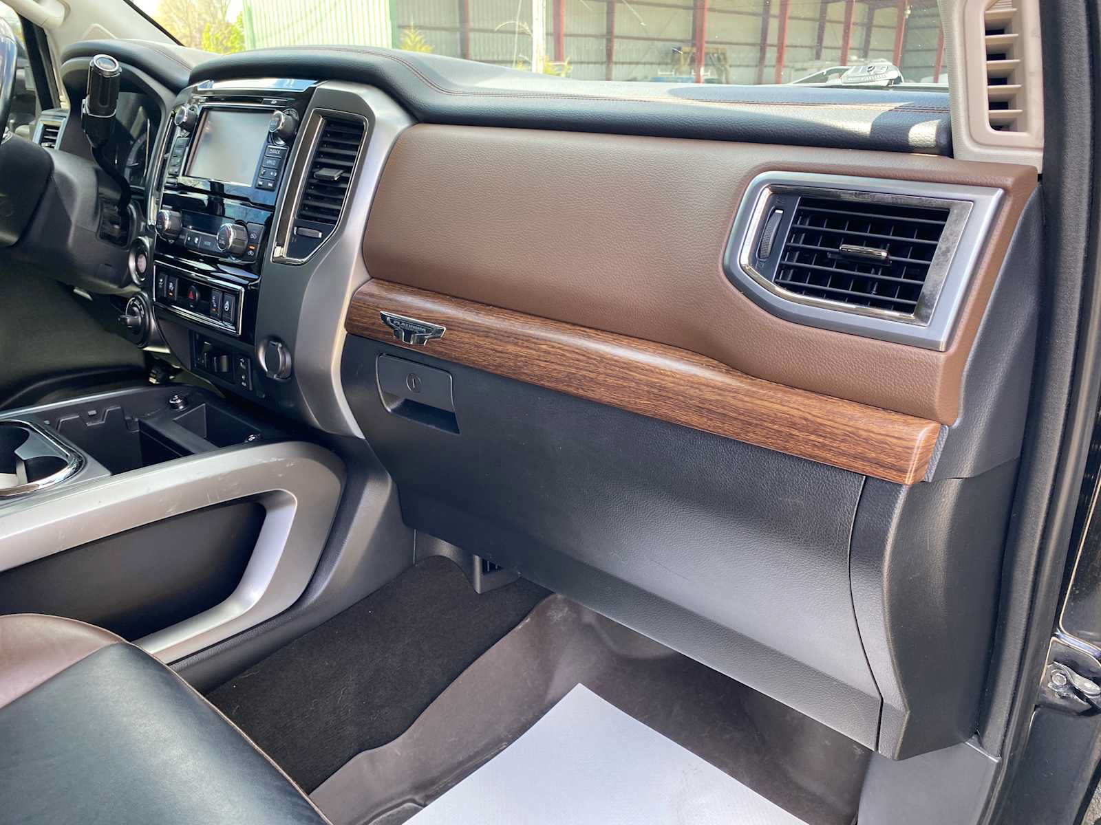 Used 2018 Nissan Titan Platinum Reserve w/ Platinum Utility Package AWD/4WD image 29