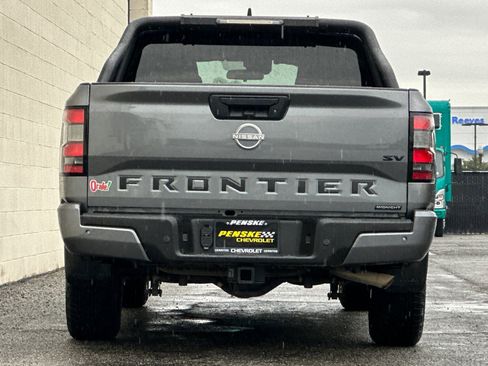 Used 2023 Nissan Frontier SV w/ Midnight Edition Package image 5