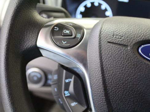 Used 2023 Ford Transit Connect XLT image 10